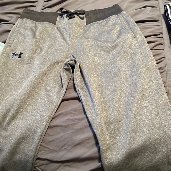Under armor sweatpants - Picture 1 of 3